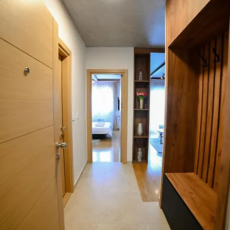 Apartament Royal Lux 618 *