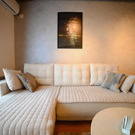 Apartament Royal Lux 618 *