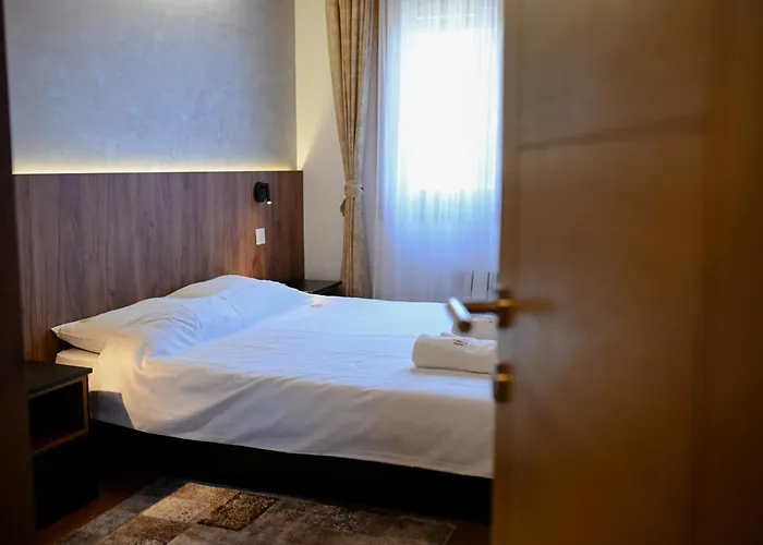 Royal Lux 618 * زلاتيبور